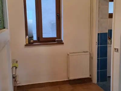 spatiu bucatarie gresie vanzare cumparare apartament Sector 4 București